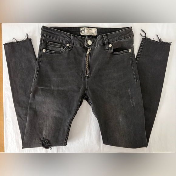 Free People Denim - #334 FREE PEOPLE Retail $98 Stevie High Rise Skinny Jeans Sz 26 Black